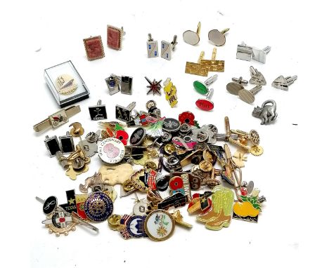 Qty of badges inc Guinness, Barbour, cat, Minnie Mouse, Britannia etc t/w qty of cufflinks / tie slides - SOLD ON BEHALF OF T