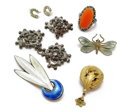 Qty of antique jewellery inc 935 silver agate ring with head detail to shoulders (size P), Norwegian enamel brooch (6cm & a/f
