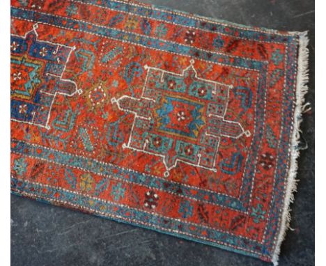 GALERIE, Malayer, alt,ca. 320 x 81 cm = 2,59 ²m, Fransen abgelaufen, Ziehfäden