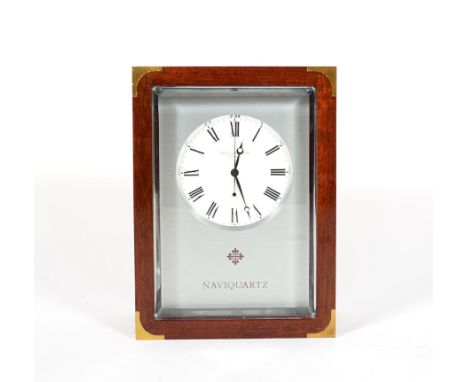 TISCHUHR, Herst. Patek Philippe/Genf,1970er Jahre, Naviquartz, E1200, Chronometer mit Quarzwerk, Kaliber E33, Front aus gebür