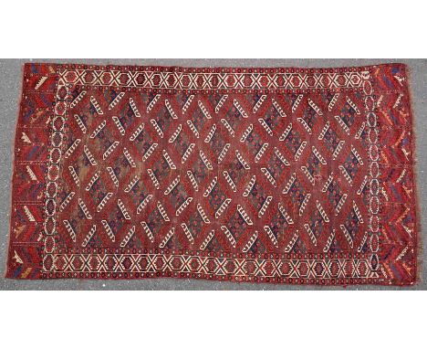 TEPPICH, Buchara, antik, um 1900,ca. 280 x 146 cm = 4,08 ²m, Flor an mehreren Stellen abgelaufen Fransen teilweise abgelaufen