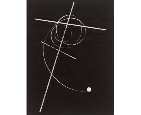 (See English version below)Otto Steinert (Saarbrücken 1915 – 1978 Essen). Verspielter Punkt. 1948Vintage. Silbergelatineabzug