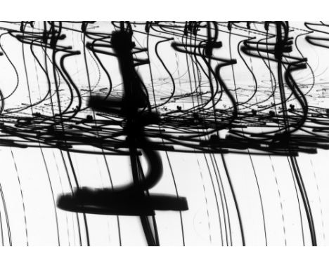 (See English version below)Otto Steinert (Saarbrücken 1915 – 1978 Essen). „Luminogramm II“ (Lampen der Place de la Concorde, 