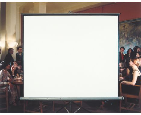 (See English version below)John Hilliard (Lancaster 1945 – lebt in London). „Off Screen (5)“. 1999Iris-Print.  30,4&nbsp;×&nb