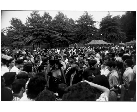 (See English version below)Garry Winogrand (New York 1928 – 1984 Tijuana, Mexiko). Central Park, New York. 1968Silbergelatine