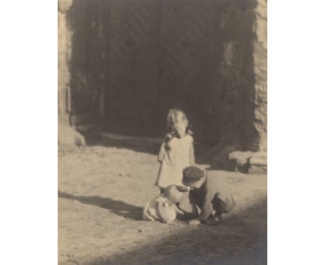(See English version below)Jaromír Funke (Skuteč 1896 – 1945 Prag). Spielende Kinder. Um 1920–1924Vintage. Silbergelatineabzu