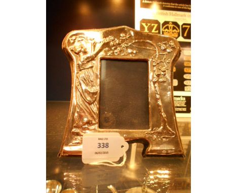 An Art Nouveau style silver picture frame