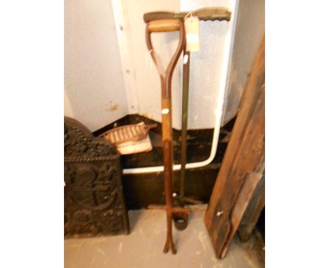 Two vintage bulb planters, garden tools and dock grubber 