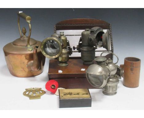 Various collectors items to include three 20th century bicycle lanterns, copper kettle, brass AA badge, a three division slop