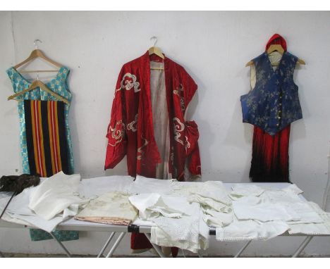A collection of vintage lace, linen etc