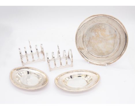 A pair of George VI silver five bar toast racks, of curved arched form, hallmarked by Viners, Sheffield, 1940,  a pair of Geo