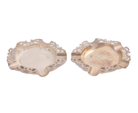 A pair of Victorian pierced silver ashtrays, 11cm diam, by William Comyns &amp; Sons Ltd, London 1897, 4ozs 10dwts ConditionL