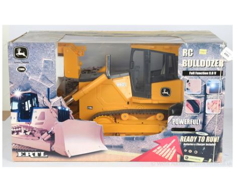 ERTL 42400 large scale RC Bulldozer - John Deere 850J - yellow, black - appears Mint and unused in a Good window box (some cr