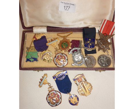 Assorted Masonic and prize medals and medallions, some enamel