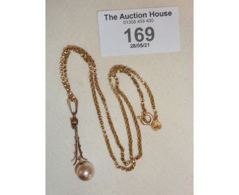 9ct gold chain necklace with an Art Nouveau pearl and amethyst pendant, set into 9ct gold, approx. 16" long and 5g
