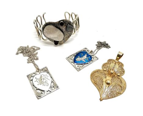 4 x silver - designer bangle, gilt filigree pendant (foreign marked) &amp; 2 x unmarked enamel pendants on silver chains (lon
