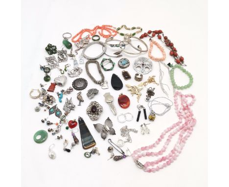 Qty of costume jewellery inc climbing cat brooch, celtic pewter, dog broochges inc A R Brown, fairy brooch, loose coral beads