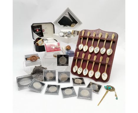 Qty of oddments inc watches, coins, compass,  Spink collectors gold plated bird spoons etc ~ SOLD IN AID OF LOCAL CHARITY 'TH