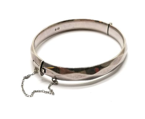 Solid silver hallmarked bangle by Fred Manshaw Ltd - 6.2cm across &amp; 44.9g