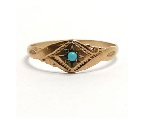 Antique unmarked gold babies ring set with turquoise ~ approx size B½ &amp; 0.3g