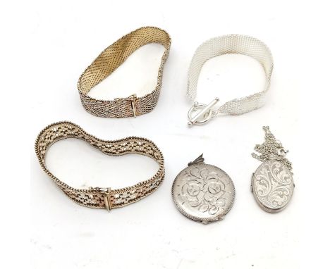 3 x silver bracelets (2 are tri colour gilt &amp; longest 19cm) t/w 2 x silver lockets (1 on chain) - total weight (lot) 103g