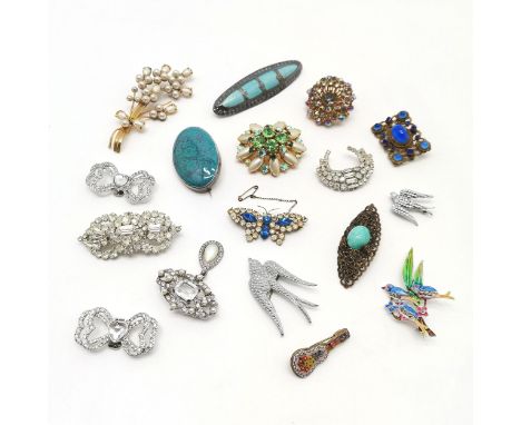 Qty of costume brooches inc Kensington C&amp;L art ware, Ruskin style, swifts etc - SOLD ON BEHALF OF THE NEW BREAST CANCER U