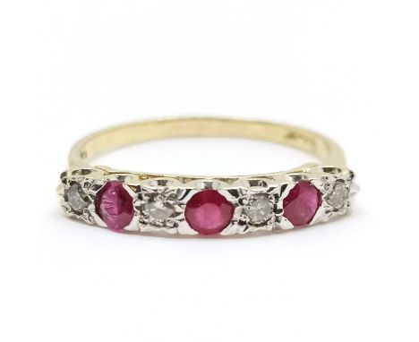 18ct hallmarked gold ruby (3) &amp; diamond (4) stone set ring - size T &amp; 2.7g total weight