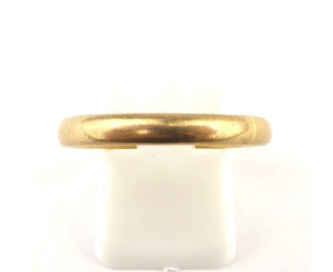A 9ct gold thin band ring, size S, approx. 2.5g.