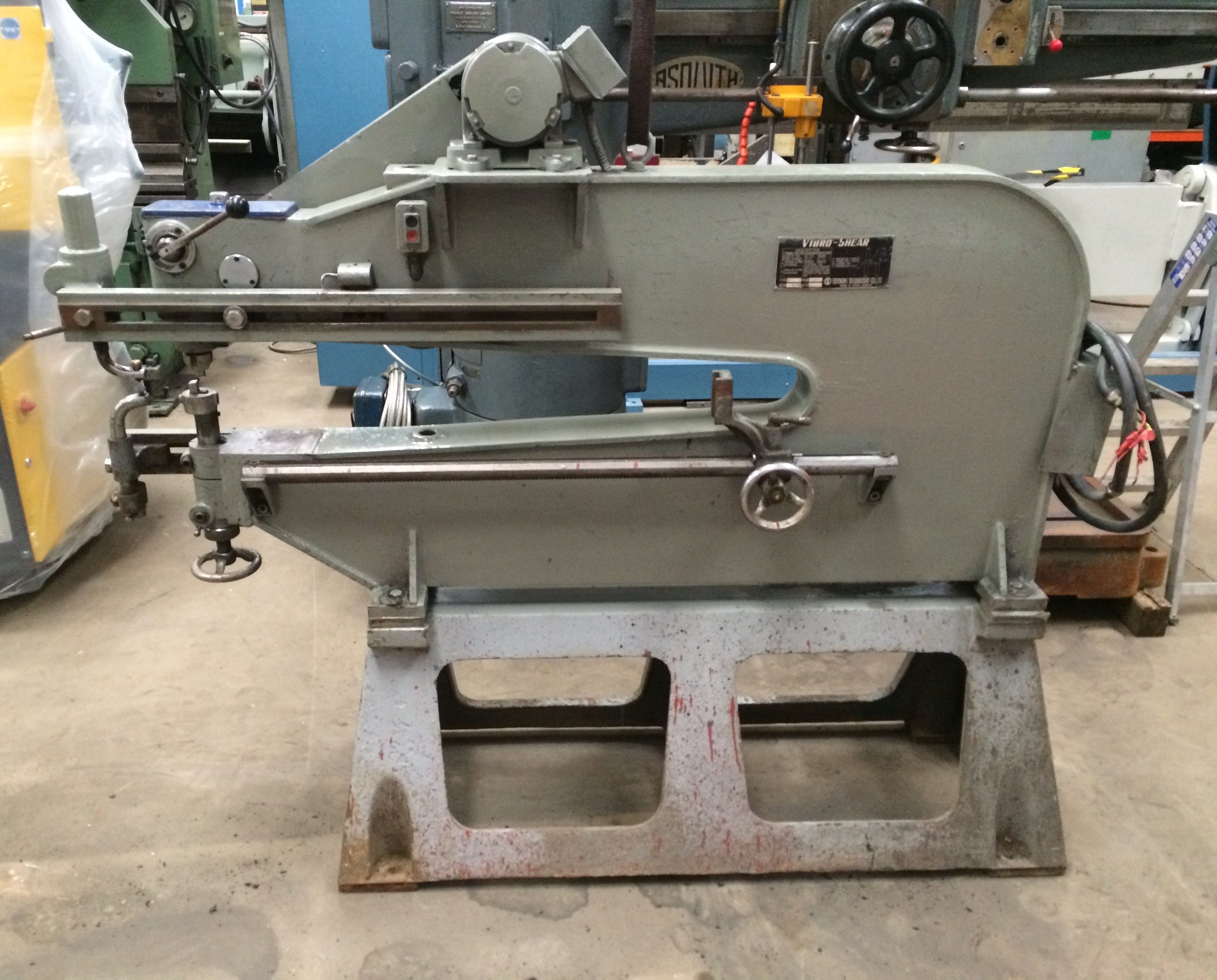 VibroShear MT4 Cutter 415V Appraisal 40" Throat capacity, working