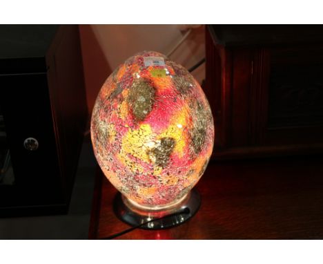 Decorative modern egg form table lamp 