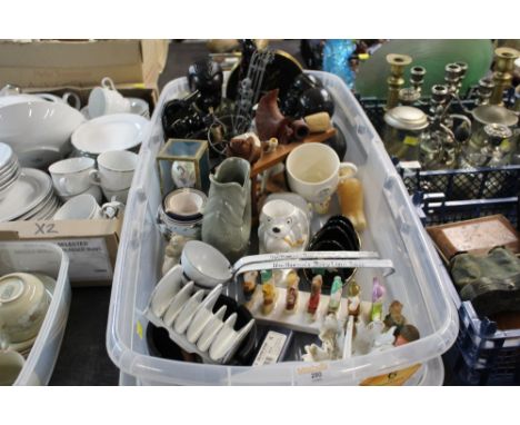 A box of mixed ornaments to include musician figurines, novelty toast rack, soup ladles &amp; pipe stand   