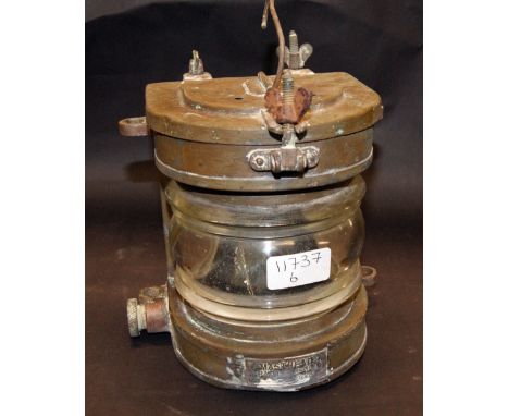 Ship's masthead light