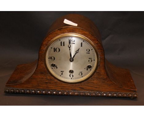 Oak-cased mantel clock 
