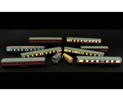 Bachmann - Model Train Interest. Ten In Total, To Include (1) E 24813 Carriage (2) LMS 30989 Carriage (3) E 24813 Carriage (4