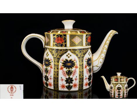 Royal Crown Derby Old Imari Pattern Large Teapot. Pattern No 1128, Date 1977. Border and Cover In 24ct Gold. Height 7.5 Inche