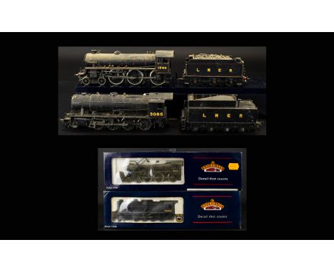 Bachmann Branch line Scale 1-76 Model Locomotives ( 2 ) Both with Original Boxes, Boxes In Used Condition - Knocks Scuffs etc