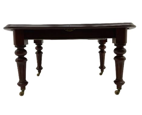 Victorian mahogany extending dining table, pull out action, with two leaves, turned legs on ceramic castorsDimensions: Height