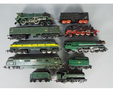 Hornby, Liliput, Lima, Fleischmann, Other - A siding of unboxed HO/OO gauge steam and diesel locomotives. Lot includes Lilipu