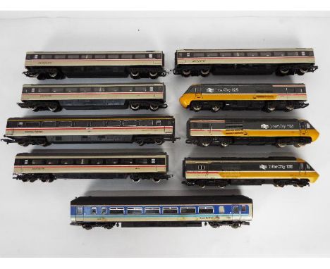 Hornby, Lima - A collection of unboxed Hornby R439 OO gauge locomotives and passenger coaches. Lot includes a Hornby Class 25