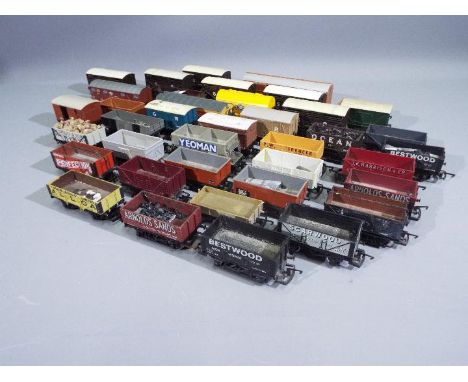 Hornby - Lima - Airfix - A collection of 38 x unboxed wagons in 00 gauge including Yeoman hopper wagon, Heinz van, Blue Circl