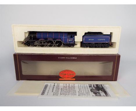 Hornby - A boxed Hornby R.140 'Top Link'  Limited Edition Class A3 4-6-2 steam locomotive and tender Op.No.60071 'Tranquil' i
