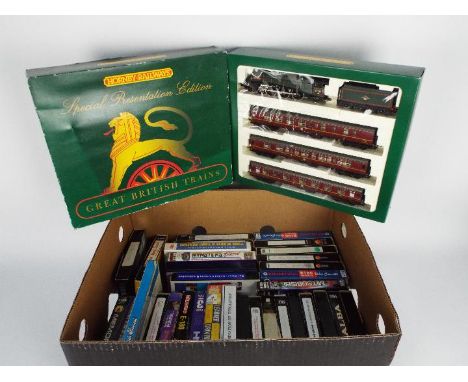 Hornby, Others - A boxed Special Presentation Edition Hornby OO gauge R.2032 'The Midlothian' Train Pack. The set contains an