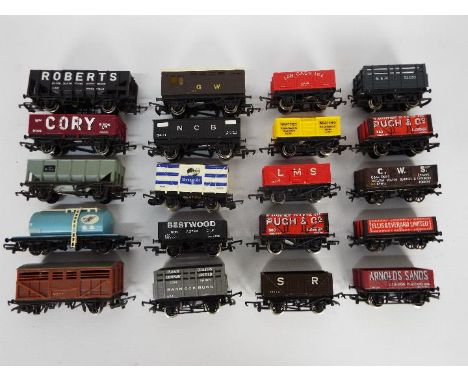 Tri-ang - Lima - A collection of 20 x unboxed OO gauge wagons including 2 x # R010 Pugh &amp; Co coal wagons, # 505602 Homepr