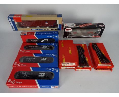 Walthers - E&amp;C Shops - Trainman - Hornby - A collection of 6 x boxed HO scale wagons and 10 x boxed sets of points. Lot i