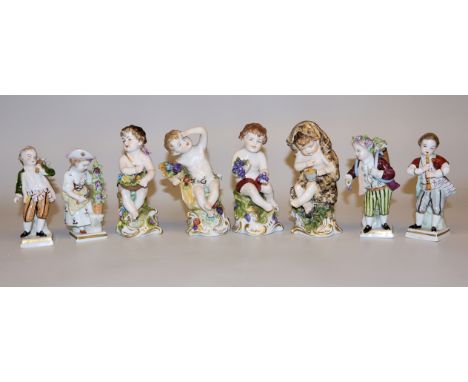 Acht Porzellanfiguren nach Meißner Vorbildern, Volkstedt und Sitzendorf, Anfang 20. Jh.Vier Putten als Allegorie der Vier Jah