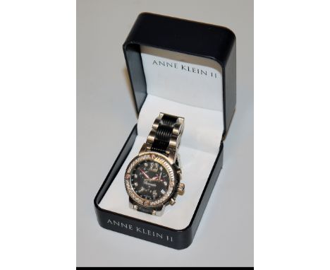Herrenarmbanduhr Chronometer Façonnable mit BrillantenEdelstahlgehäuse und -armband, drehbare Lünette, schwarzes Zifferblatt 