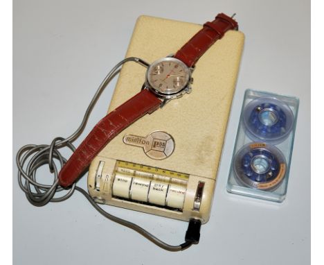 "Taschen-Spion": Aufnahmegerät Protona Minifon P55 mit Mikrofon-Armbanduhr, um 1955Spionage in der Zeit des Kalten Krieges: B