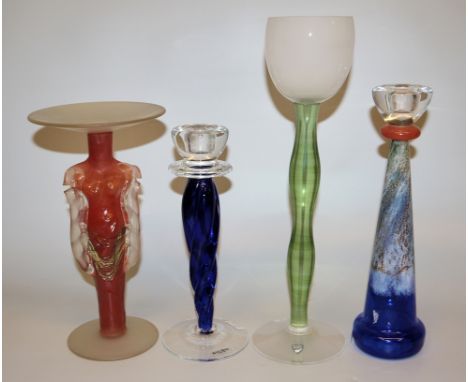 Drei Kunstglas-Kerzenhalter von Elena Graure sowie Kosta Boda und OrreforsElena Graure-Manta, *1977, deutsche Glaskünstlerin 