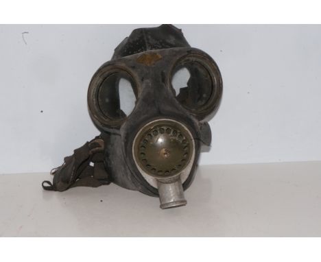 WWII gas mask -ESSGBE 