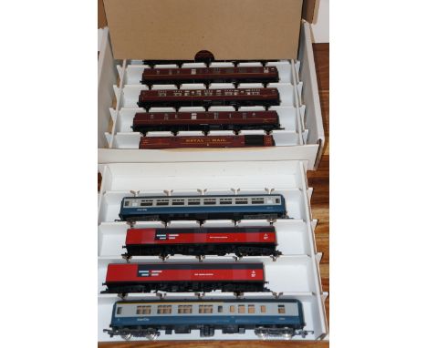 Bachmann collectors club carriages 